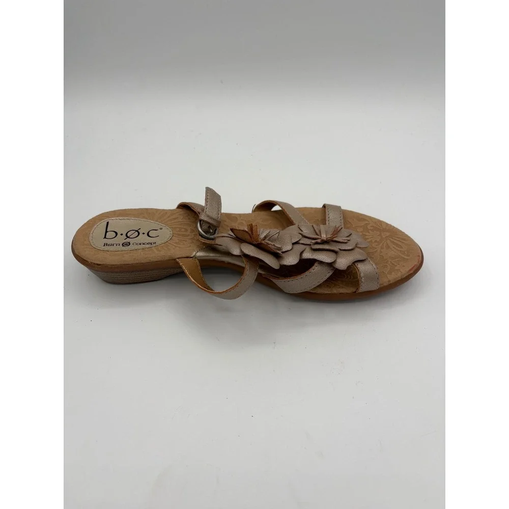 b.o.c. Born Concept Womens 9 Metallic Champagne Floral Wedge Sandals BC0658